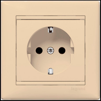 Механизм розетки с з/к и шторками Valena слоновая кость - фото №1