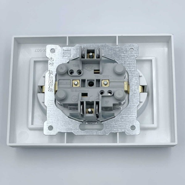 Розетка EL-BI VEGA белый мат 2-я с заземлением ( 510-016200-907 / 230-907 ) - фото №3