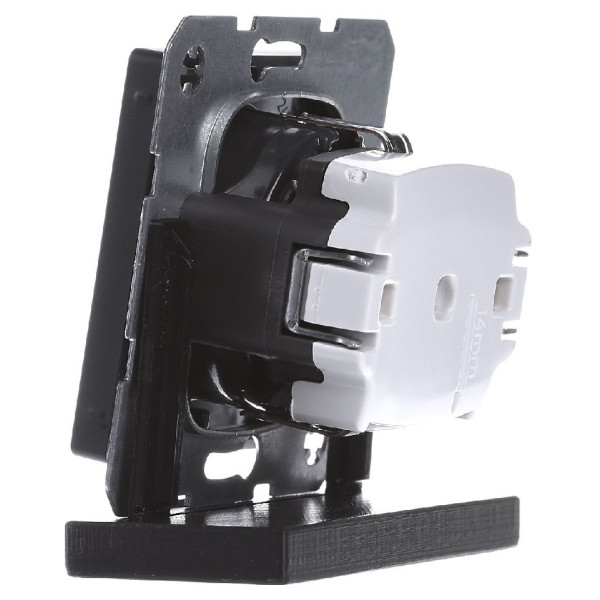 Розетка с з/к и шторками антрацит Berker Q.х - фото №3