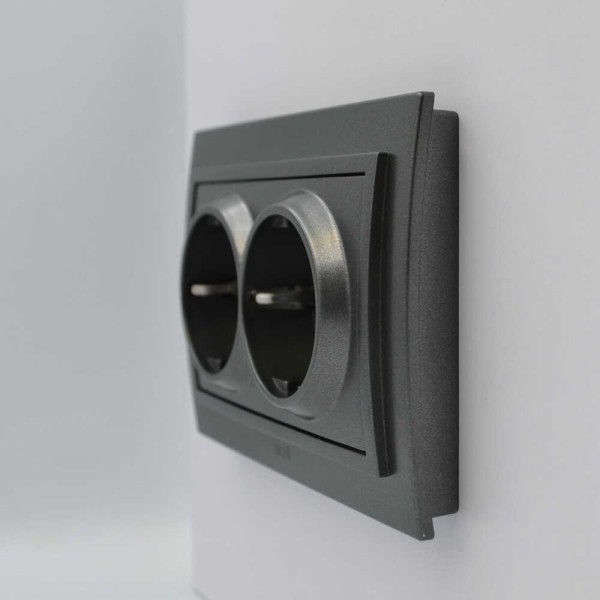 Розетка ELBI ZENA Silverline чорний металік 2-на з заземленням ( 500-011100-907 ) - фото №1