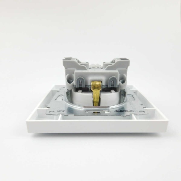 Розетка EL-BI VEGA білий мат 1-на з заземленням ( 510-016200-217 ) - фото №3