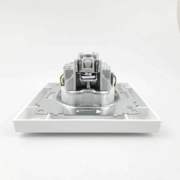 Розетка EL-BI VEGA білий мат 1-на з заземленням ( 510-016200-217 ) - фото №4