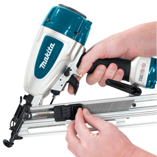 Пневматичний безщітковий степлер Makita AF635 32-64мм 15 Ga - фото №2