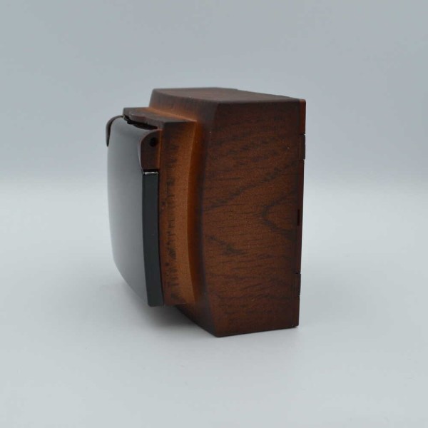 Розетка Nilson Themis орех 1-я с заземлением с крышкой ( 26271018 ) - фото №2