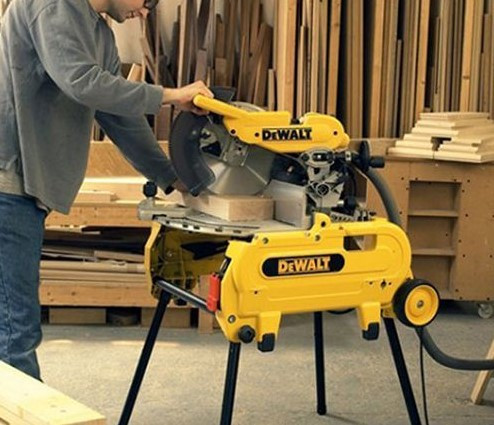 Торцевально-циркулярная пила DeWALT D27107 2000Вт - фото №4