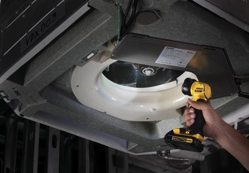 Фонарь аккумуляторный DeWALT XR DCL040 - фото №6