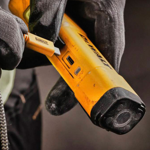 Аккумуляторный светодиодный фонарь DeWALT DCL183 3,6 В 250/1000лм - фото №5