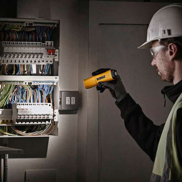 Аккумуляторный светодиодный фонарь DeWALT DCL183 3,6 В 250/1000лм - фото №9