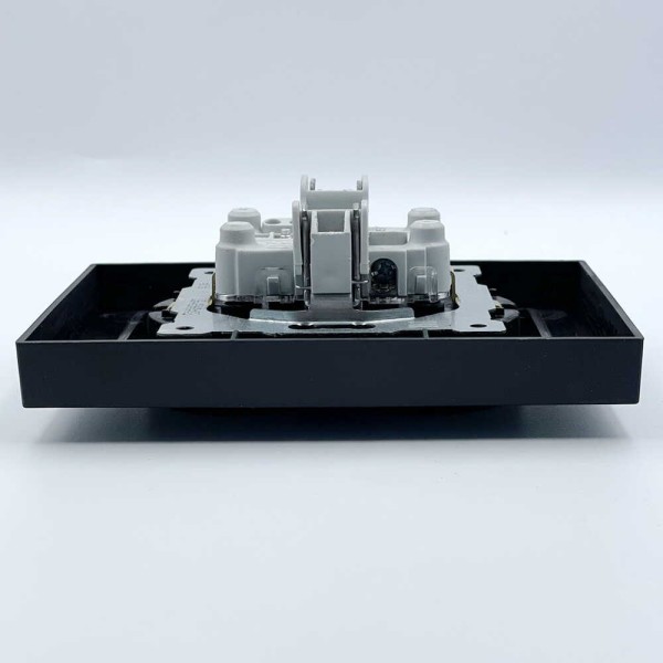 Розетка EL-BI VEGA черный мат 2-я с заземлением ( 510-014830-907 ) - фото №5