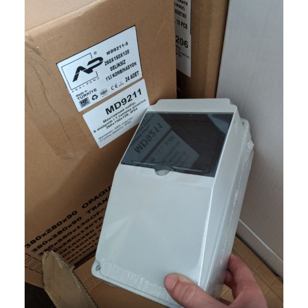 Монтажный набор ADAL PANO MD9211 6м и 1 силовая розетка 260x150x120мм IP54 - фото №1