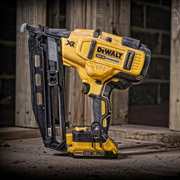Аккумуляторный штифтозабивной бесщеточный финишный пистолет DeWALT DCN662N XR Li-Ion 18 В гвоздозабивной аккумуляторный DeWALT, 18В XR без аккумуляторов и зарядного устройства - фото №5