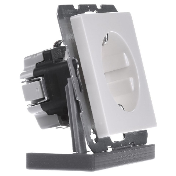 Розетка с з/к и шторками полярная белизна Berker Q.х - фото №2