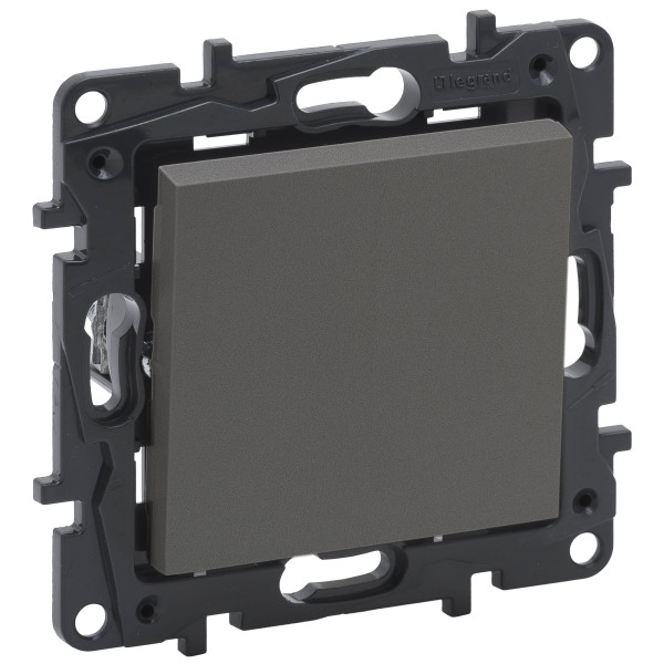 Выключатель одноклавишный кнопочный Legrand Niloe Step 6А зажимной механизм сталь (863409)