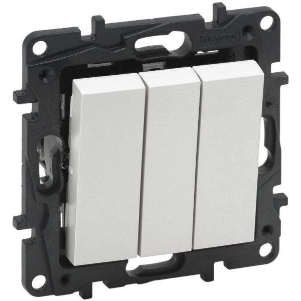 Трехклавишный выключатель Legrand Niloe Step 20А винтовой механизм белый (863103)