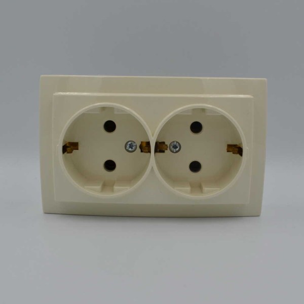 Розетка Nilson Themis кремова 2-на з заземленням ( 26121025 ) - фото №1