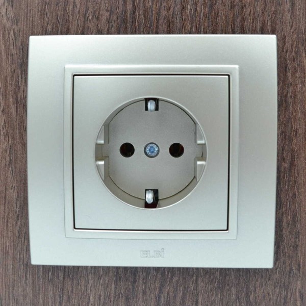 Розетка ELBI ZENA Silverline титан 1-я с заземлением без рамки ( 609-011400-217 ) - фото №6