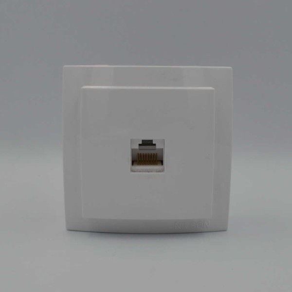 Розетка Nilson Themis белая компьютерная CAT5e RJ45 ( 26111044 ) - фото №1