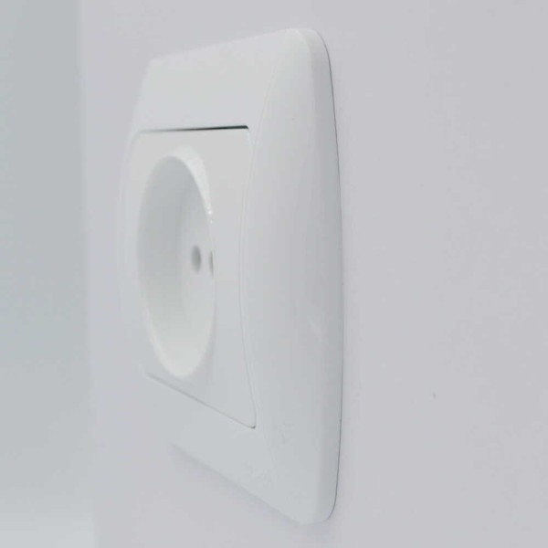 Розетка ELBI ZIRVE Fixline белая 1-я без заземления ( 501-010201-215 ) - фото №1