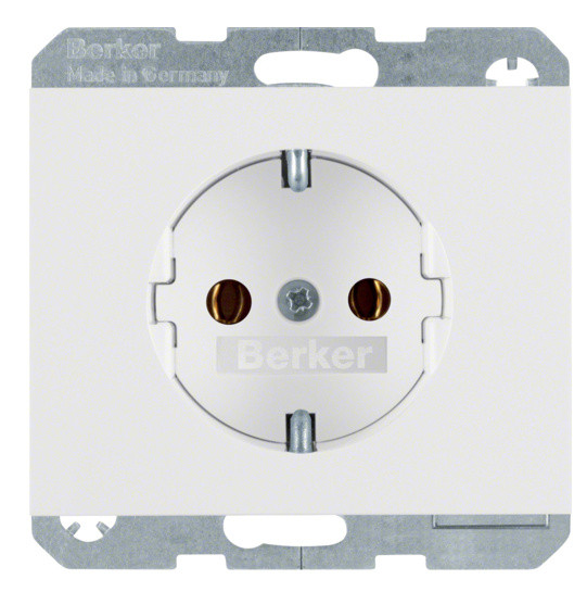 Розетка с з/к полярная белизна Berker K.1