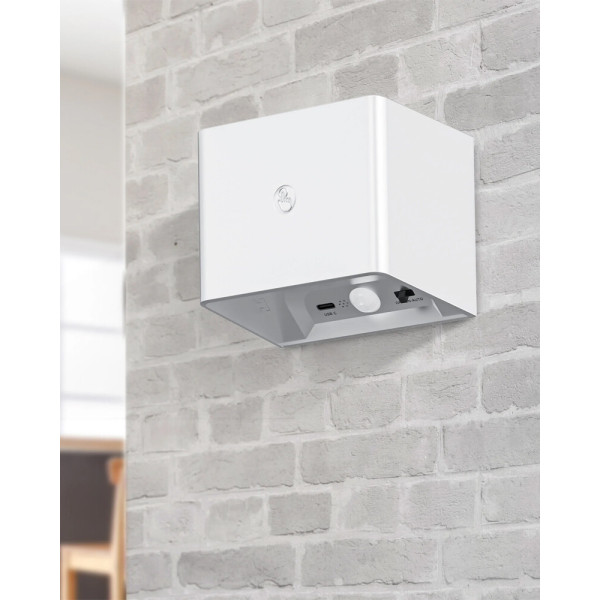 Бра, настенный светильник с датчиком движения Goldlux 331441 Miri LED 1x2.5W 3000K/4000K/6400K 150Lm IP20 белый - фото №1