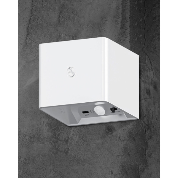 Бра, настенный светильник с датчиком движения Goldlux 331441 Miri LED 1x2.5W 3000K/4000K/6400K 150Lm IP20 белый - фото №2