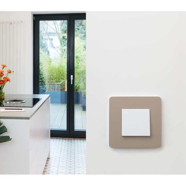 Однопостова рамка Schneider Electric NU280228 (пісочний/антрацит) - фото №8