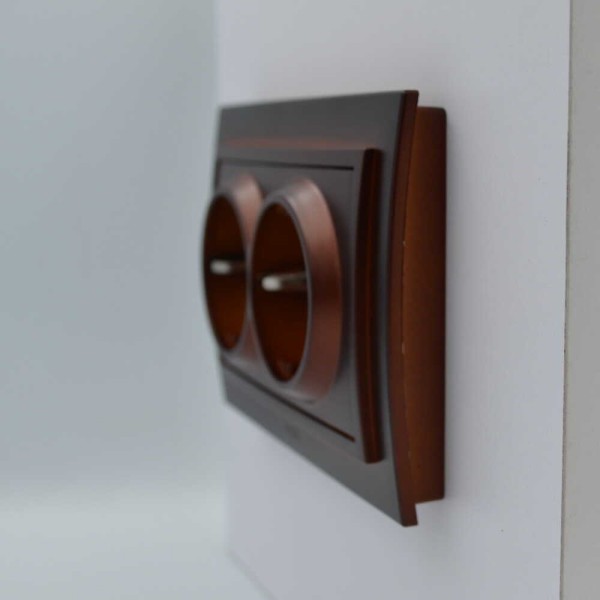 Розетка ELBI ZENA Woodline червоне дерево 2-на з заземленням ( 500-012900-907 ) - фото №2