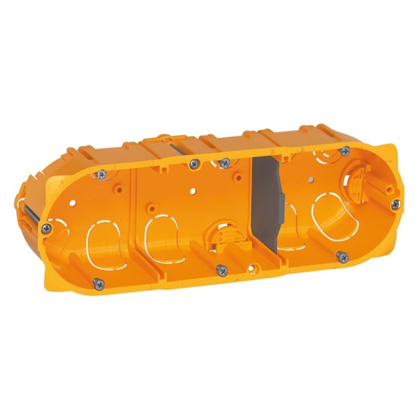 Установочная 3 местная коробка Batibox