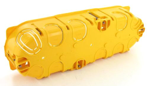 Установочная 3 местная коробка Batibox - фото №1