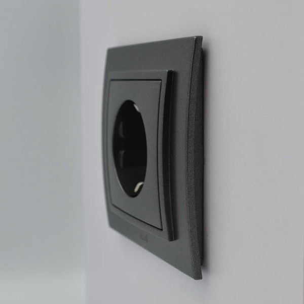 Розетка ELBI ZENA Silverline черный металлик 1-я с заземлением без рамки ( 609-011100-217 ) - фото №2