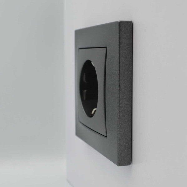 Розетка ELBI ZENA Silverline черный металлик 1-я с заземлением без рамки ( 609-011100-217 ) - фото №4