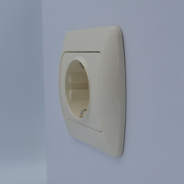 Розетка ELBI ZIRVE Fixline кремовая 1-я с заземлением (501-010301-217) - фото №2