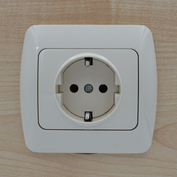 Розетка ELBI ZIRVE Fixline кремовая 1-я с заземлением (501-010301-217) - фото №3