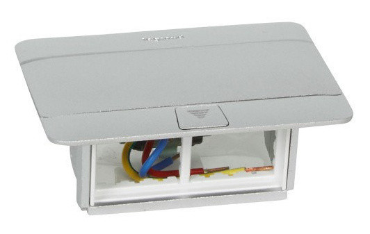 Лючок із висувним блоком розеток Legrand 54011 4М (алюміній) - фото №1