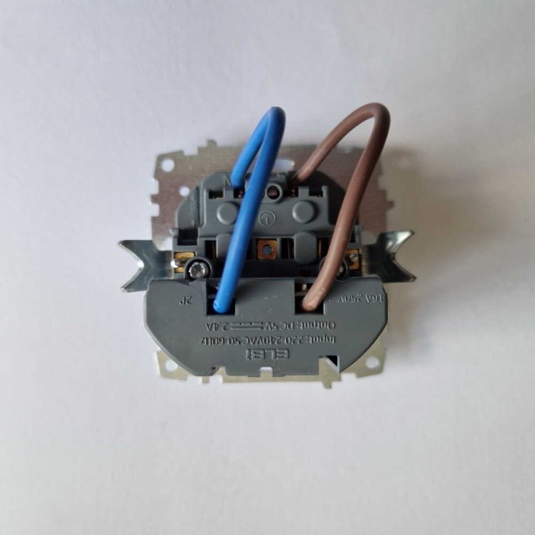 Розетка ELBI ZENA черный металлик 1-я с заземлением + 2USB ( Type C+A ) без рамки ( 609-011100-334 ) - фото №4