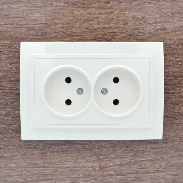 Розетка ELBI ZENA кремовая 2-я без заземления (500-010300-908 ) - фото №5