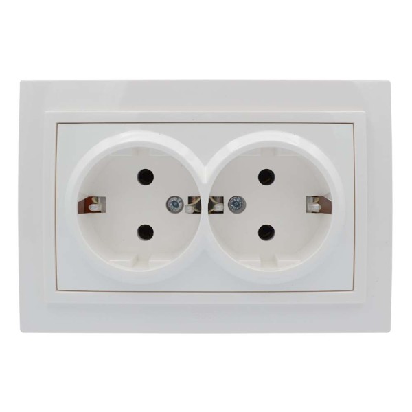 Розетка ELBI ZENA белая 2-я с заземлением ( 500-010200-907 )