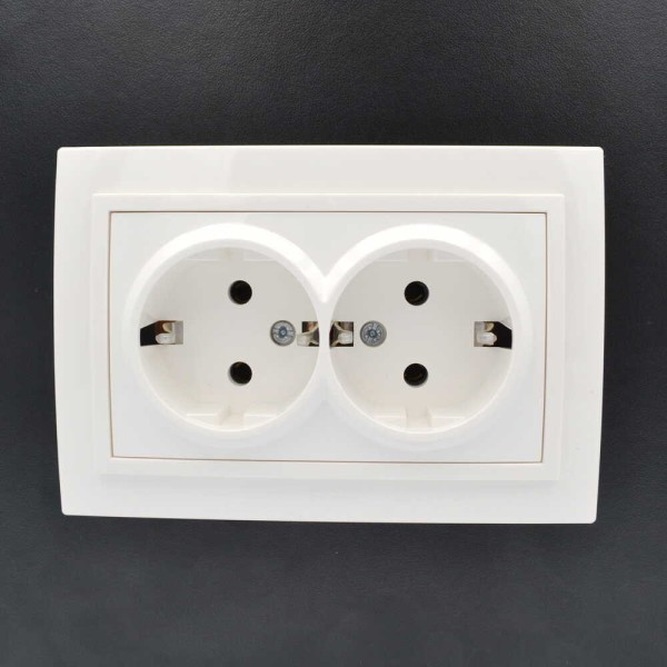 Розетка ELBI ZENA белая 2-я с заземлением ( 500-010200-907 ) - фото №4