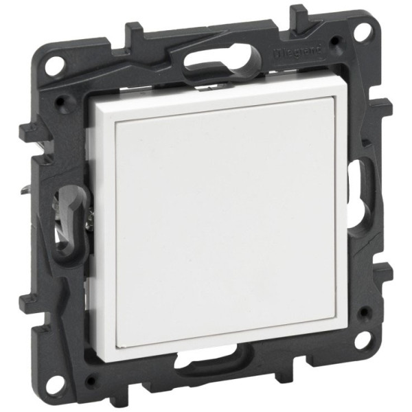 Заглушка Legrand Niloe Step белая (863100)