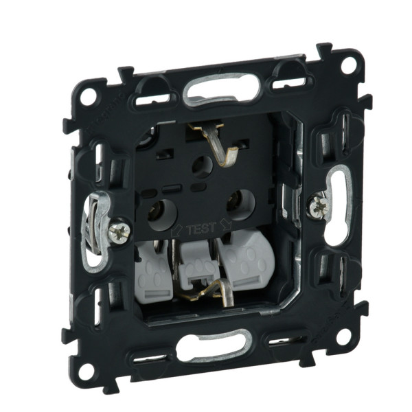 Механизм розетки с з/к Legrand Valena In`Matic