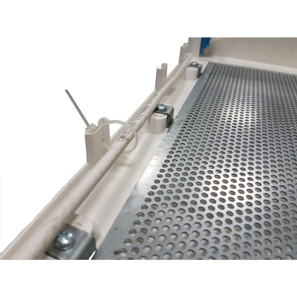 Мультимедійний щит 4-рядний Hager Golf - фото №4