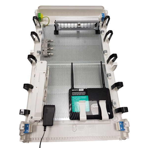 Мультимедійний щит 4-рядний Hager Golf - фото №7