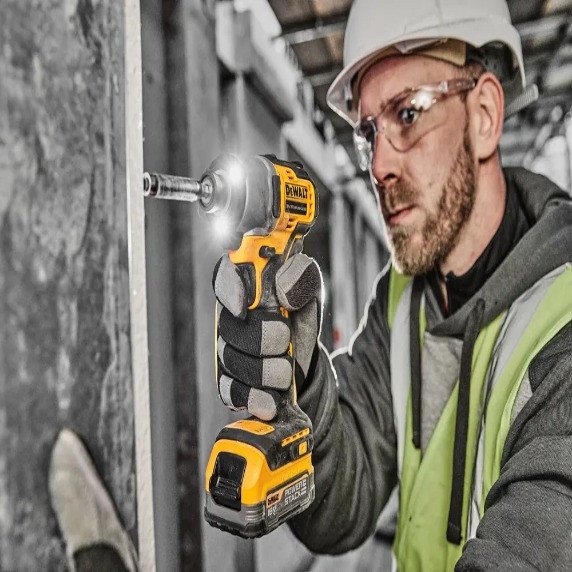 Ударний акумуляторний безщітковий шурупокрут DeWALT DCF840N XR Li-Ion 18В - фото №2