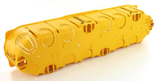 Установочная 4 местная коробка Batibox - фото №1