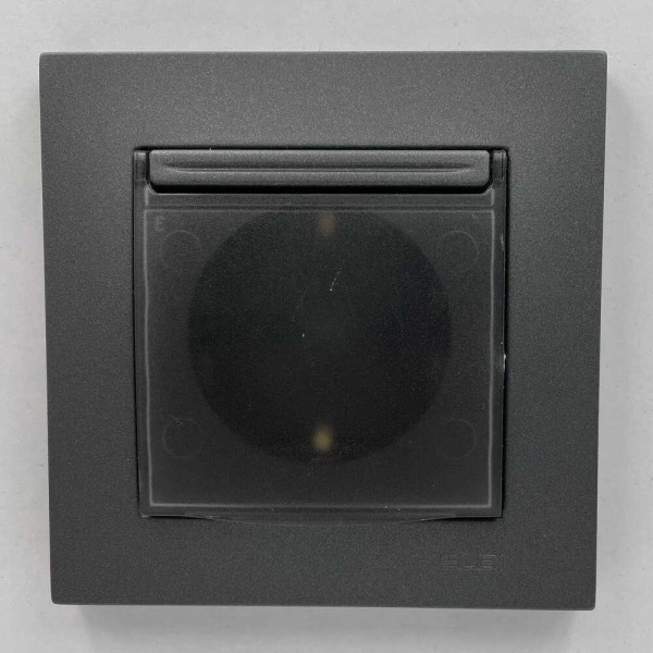 Розетка EL-BI VEGA антрацит матовый 1-я с заземлением с крышкой ( 510-016700-218 ) - фото №1