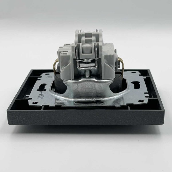 Розетка EL-BI VEGA антрацит матовый 1-я с заземлением с крышкой ( 510-016700-218 ) - фото №5