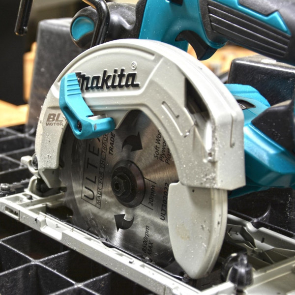 Аккумуляторная циркулярка Makita DHS680Z - фото №2