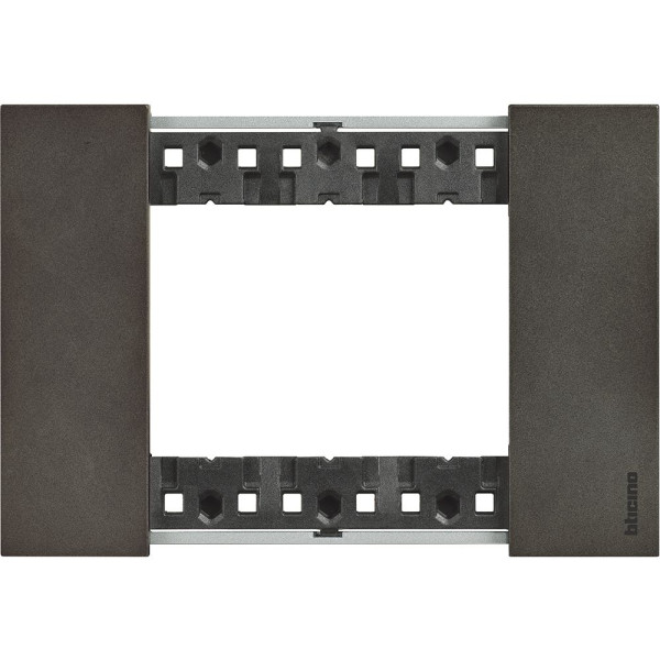 Рамка на 3 модуля Bticino Living Now KA4803NG (итальянский стандарт) космоc