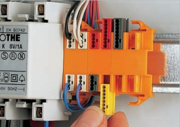 Фіксуючий тримач WAGO 243-113 на DIN-рейку для 6 з'єднувачів - фото №4