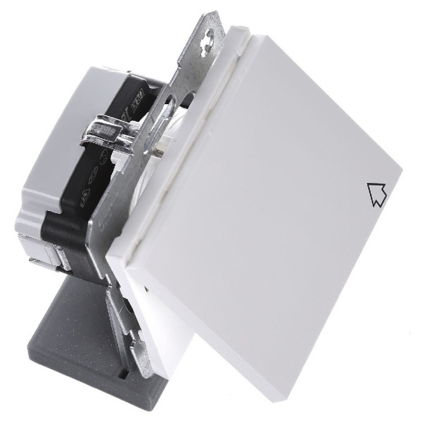 Розетка із з/к, кришкою та шторками полярна білизна Berker K.1 - фото №6